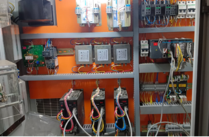 INVT AX71 Series PLC and DA200 servo Used for 3-Axis Plastic Bottle Making Machine in India