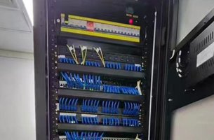 INVT iSmart Micro Data Center Potencia Computação de Borda Local no Oriente Médio